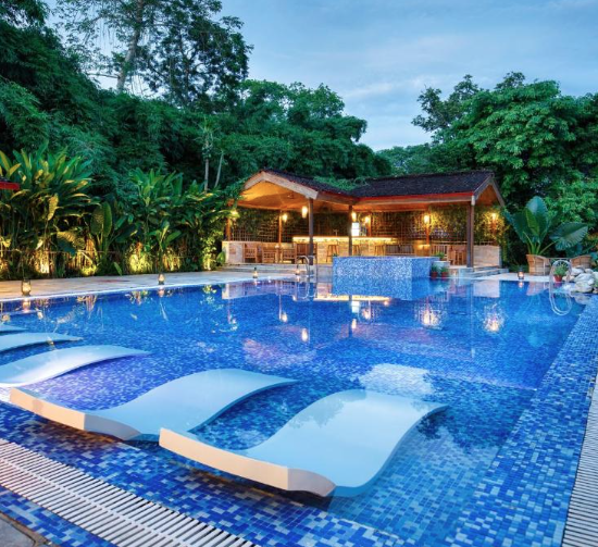 Yoga Gruppenreise Green Mansions Pool